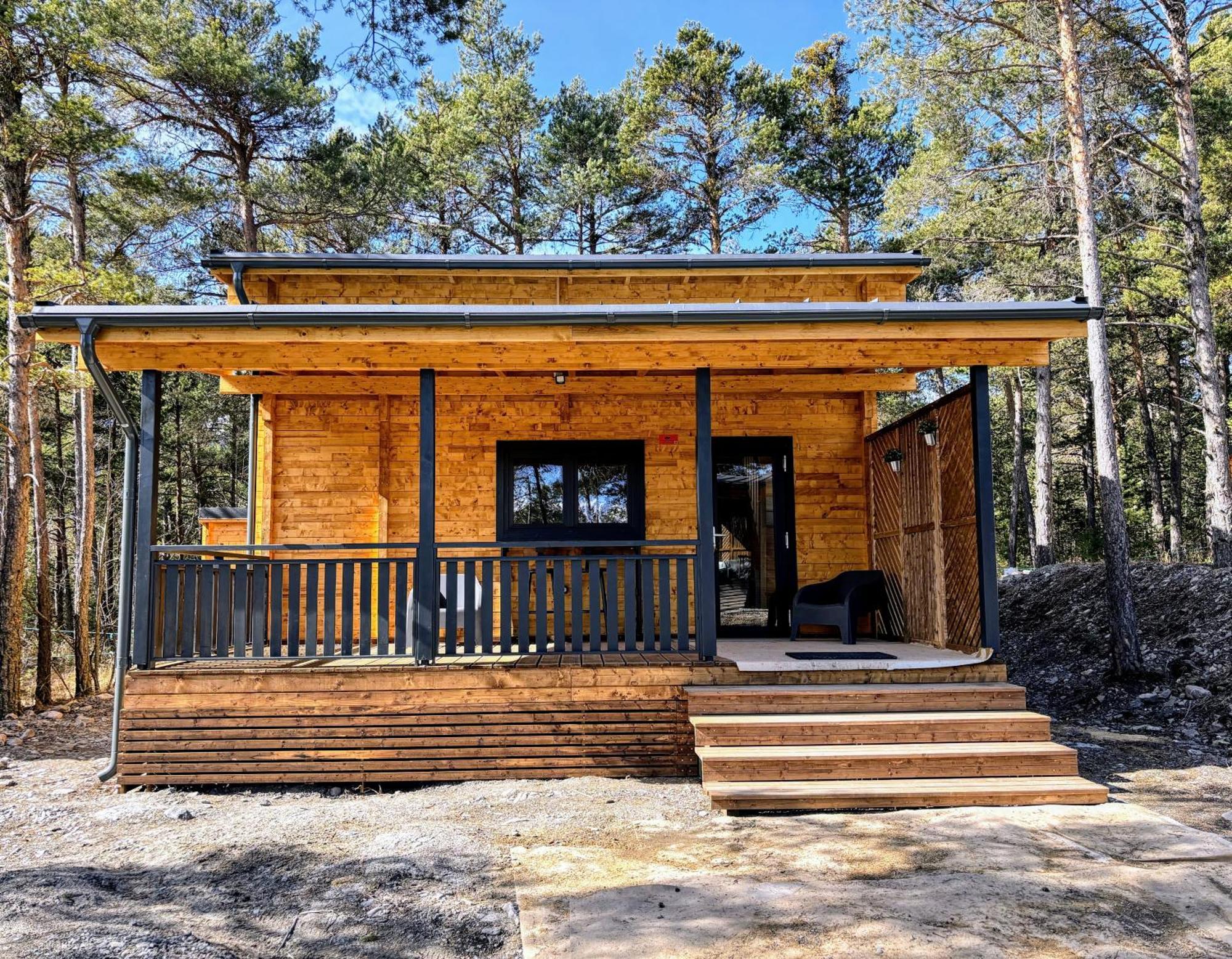 Отель Parc Residentiel De Loisir : Le Loup Blanc Du Riou Барселоннет Экстерьер фото