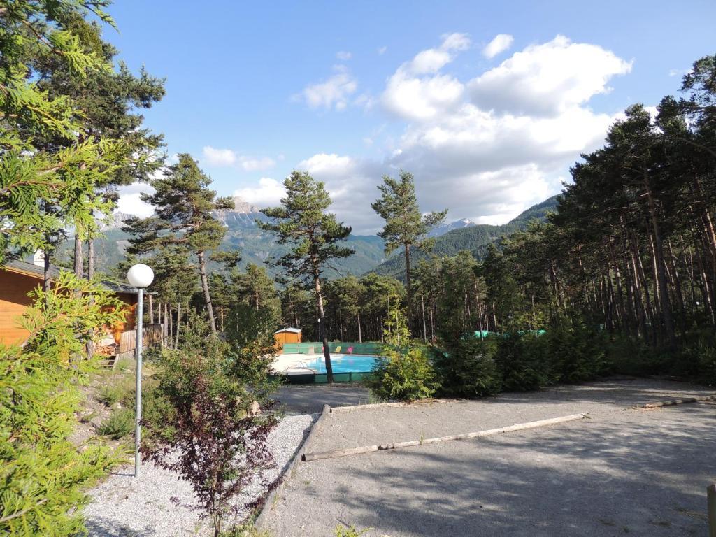 Отель Parc Residentiel De Loisir : Le Loup Blanc Du Riou Барселоннет Экстерьер фото